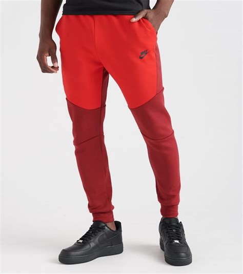 nike tech fleece pants clearance.